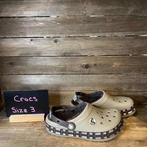 Childrens Crocs Tan Star Wars Chewbacca Lined Clogs Mules Sandals Shoes Size 3 Y - Picture 1 of 7